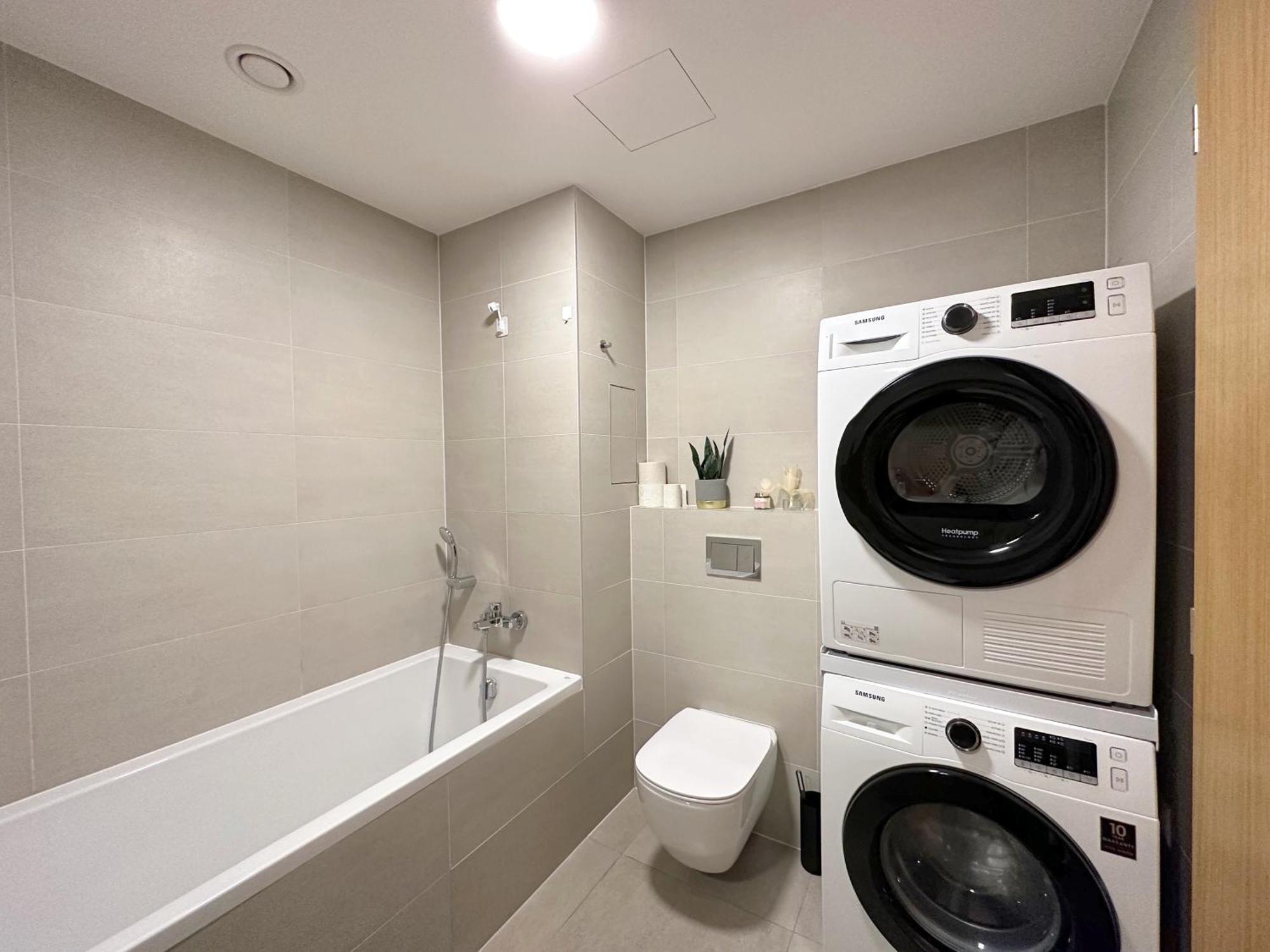 Apartment With Free Parking In Прага Екстериор снимка